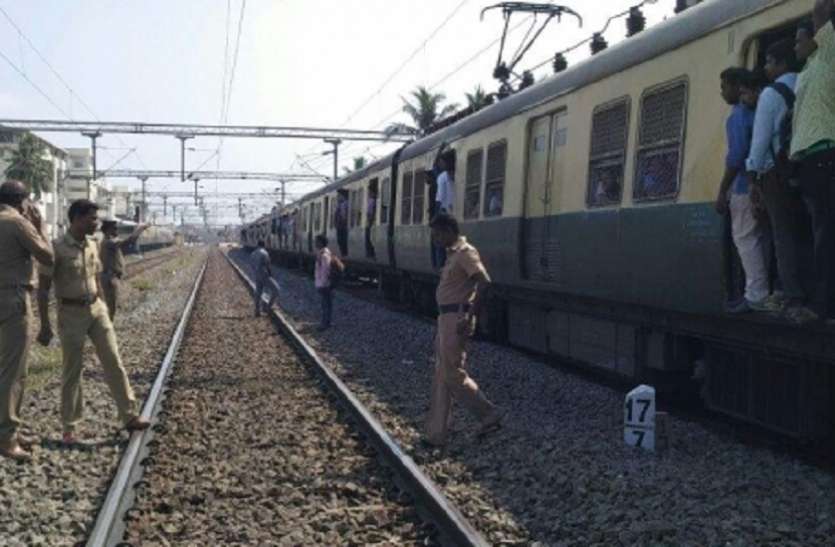 Accident चेन्नईः ट्रेन के पायदान पर यात्रा कर रहे लोग खंभे से टकराए, छह की मौत और चार घायल