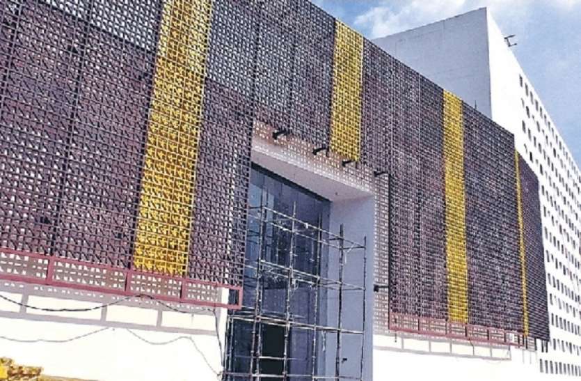 Kanpur फैसला : 130 करोड़ का मॉल खरीदने वाले को ही मिलेगी पार्किंग भी