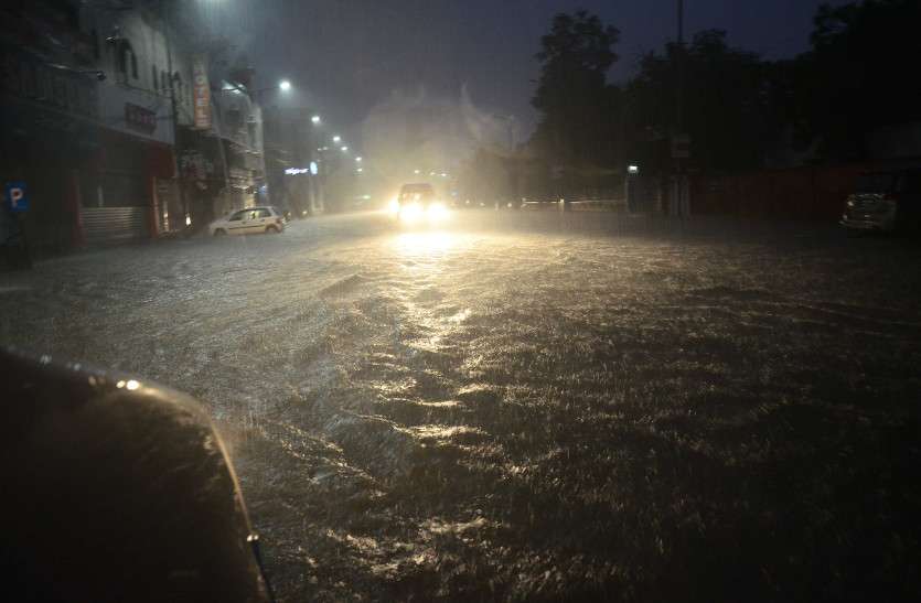 Jaipur Rain झमाझम बारिश से मन खुश होकर हुए गुलाबी