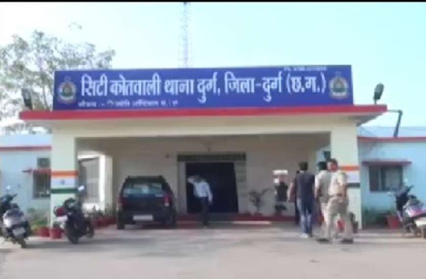 Auto driver arrested जेवरात से भरा बैग लेकर रफू चक्कर हुआ ऑटो चालक