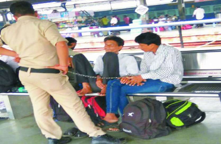 Fraudsters caught of Chit fund company गिरनार जी में छिपे करोड़ों रुपए के धोखेबाज चिटफंडी भाइयों को पुलिस ने दबोचा