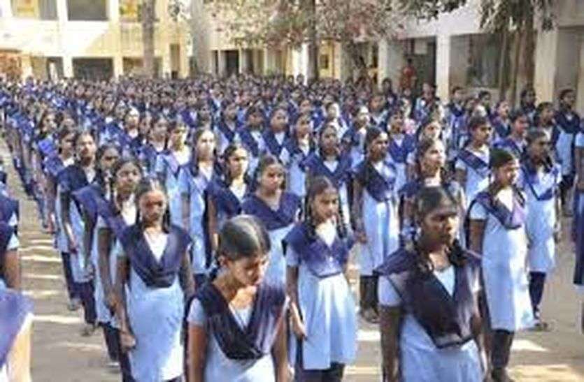 sikar news 10 हजार ‘बड़े गुरुजी’ ने अटकाया बच्चों का भविष्य