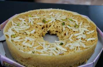 Ghevar recipe इस बार तीज पर बनाएं टेस्टी घेवर