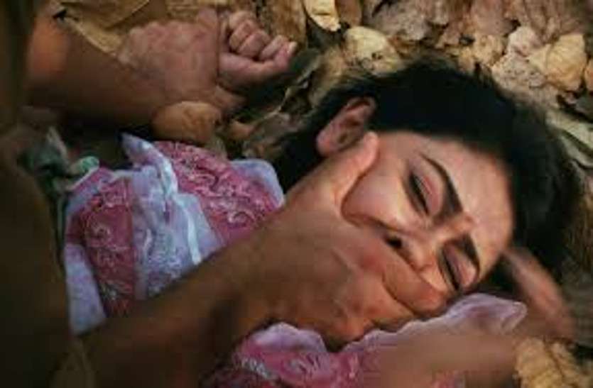 Rape गुजरातः बीते पांच सालों से तीन नाबालिग बेटियों के साथ कर रहा था दुष्कर्म, पुलिस ने किया गिरफ्तार