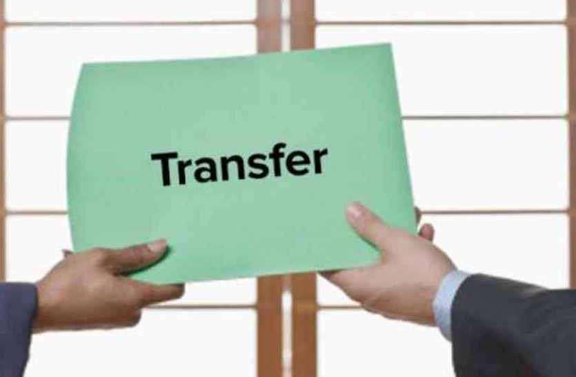 transferred दो माह पहले आए थे कलेक्टर, भाजपा से जुड़े रेत ठेकेदारों पर रहे मेहरबान तो नाराज हुए मंत्री, फिर...