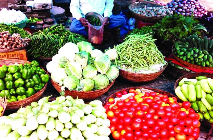 strike news ट्रक हड़ताल के बावजूद थोक में सब्जियां सस्ती, लेकिन दुकानदार बेच रहे महंगी