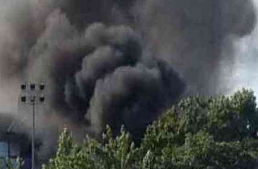 explosion in defence factory jabalpur सेना की फैक्ट्री में विस्फोट, तीन कर्मचारी गंभीर, दहल गया क्षेत्र
