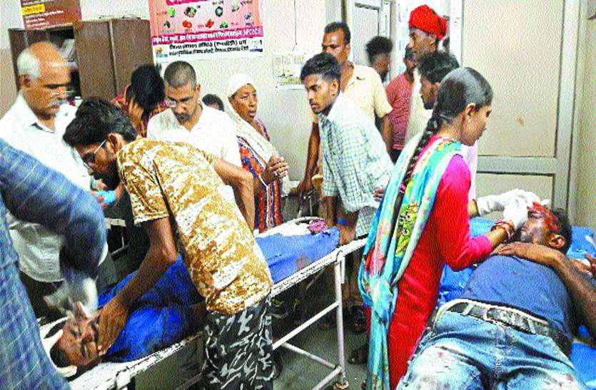 accident दो बाइक की भिड़ंत, चार घायल