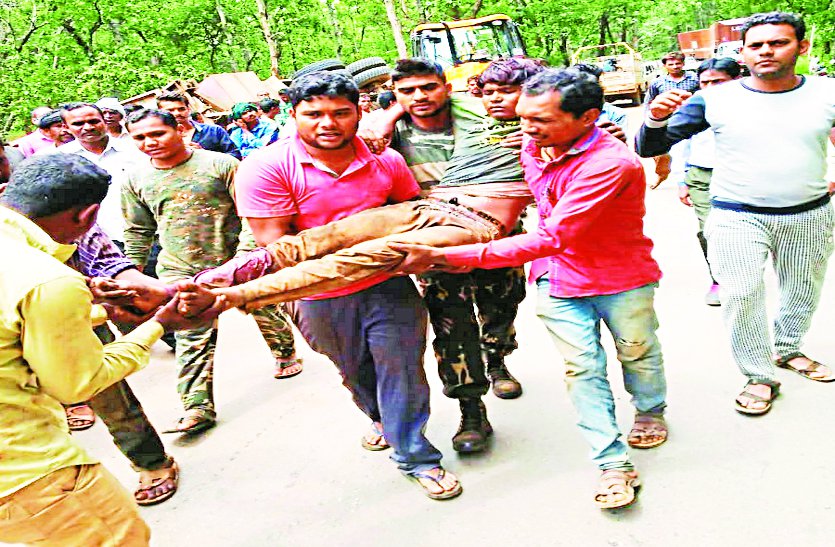 accident news मजदूरों से भरा कंटेनर पेड़ से ऐसे टकराया की उड़ गए परखच्चे, 20 घायल