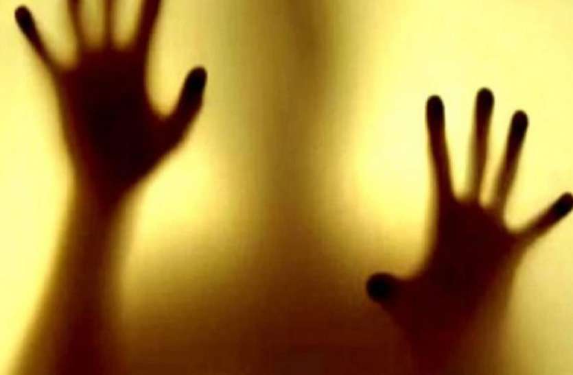 Woman Bite Her Husband Penis तमिलनाडु: प्रेमी के साथ पकड़े जाने पर महिला ने बोला पति पर हमला, दांत से काटा प्राइवेट पार्ट