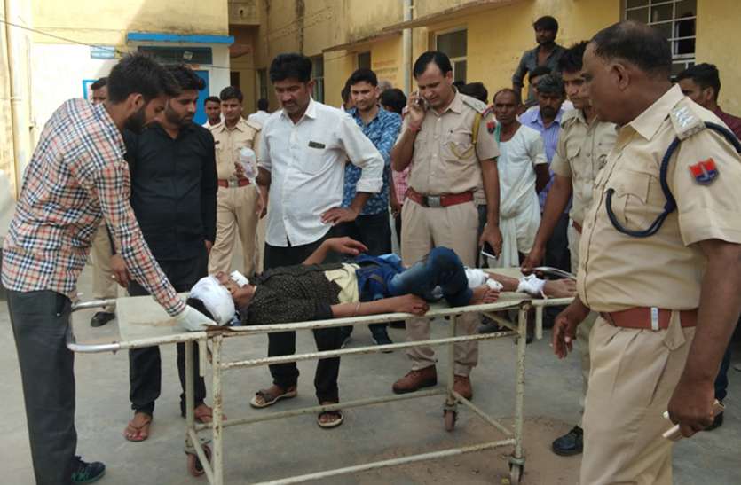 bandikui accident ट्रक-जीप की टक्कर में महिला समेत दो की मौत, एक दर्जन घायल