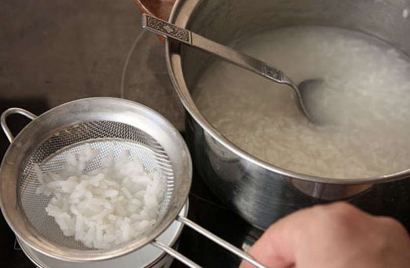 राइस वॉटर सेहत बढ़ाएं सौंदर्य चमकाए राइस वॉटर, जानें कैसे