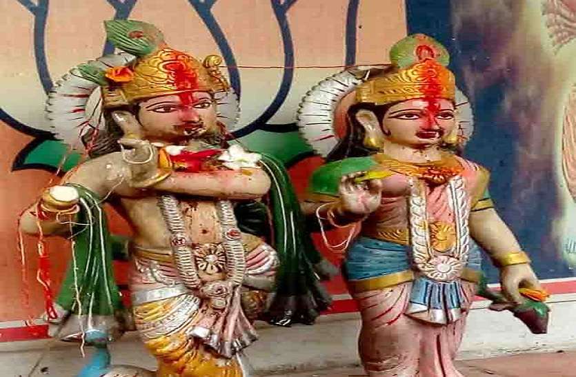 Srikrishna Statue broken यूपी के आजमगढ़ में अराजकतत्वों ने तोड़ी श्रीकृष्ण प्रतिमा, आक्रोशित हुए ग्रामीण