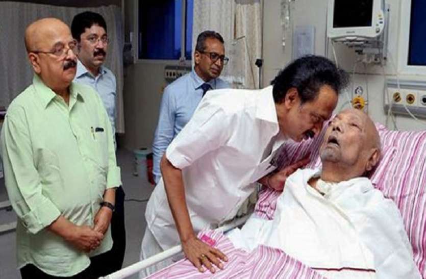 Karunanidhi बड़ी खबर: एम करुणानिधि की हालत और बिगड़ी, अस्पताल के बाहर भीड़ के साथ बढ़ी सुरक्षा