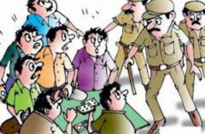 Gambling Raid, 19 Arrested, 9 Policemen Suspended - जुआ ...