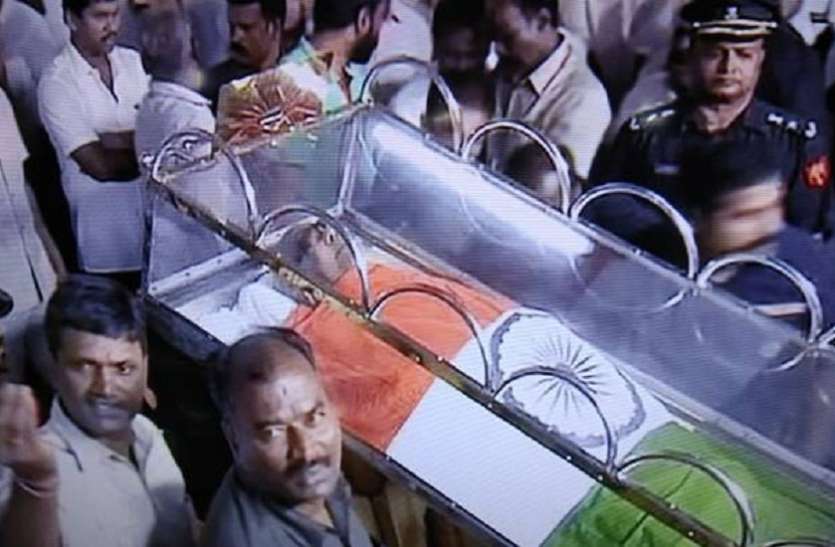karunanidhi मद्रास HC का अंतिम फैसला, मरीना बीच पर दफनाए जाएंगे करुणानिधि