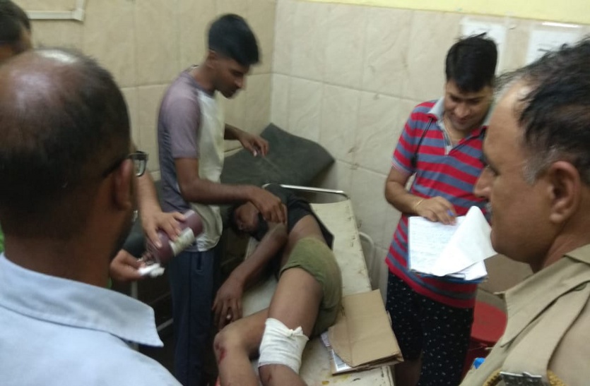 road accident OMG: ठेले पर मरीज को अस्पताल ले जा रहे लोगों को बेकाबू बोलेरो ने कुचला, 6 जनों की हालत नाजुक