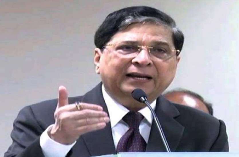 deepak mishra CJI दीपक मिश्रा: कानून बनाने का अधिकार संसद को है, अदालतों को लक्ष्मण रेखा नहीं लांघनी चाहिए