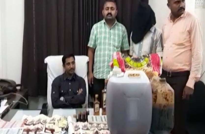 patrika नकली शराब बनाने का भंड़ाफोड़, एक गिरफ्तार