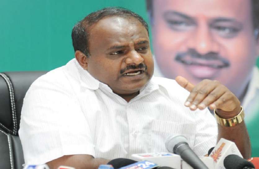 Karnataka CM केरल में भारी बारिश और बाढ़ से तबाही, कुमारस्वामी ने 10 करोड़ रुपए के राहत पैकेज का किया ऐलान