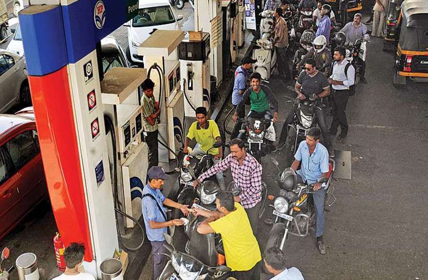 petrol pump पेट्रोल—डीजल की कीमतों में फिर लगी आग! 2 महीने के उच्चतम स्तर पर पहुंची कीमतें