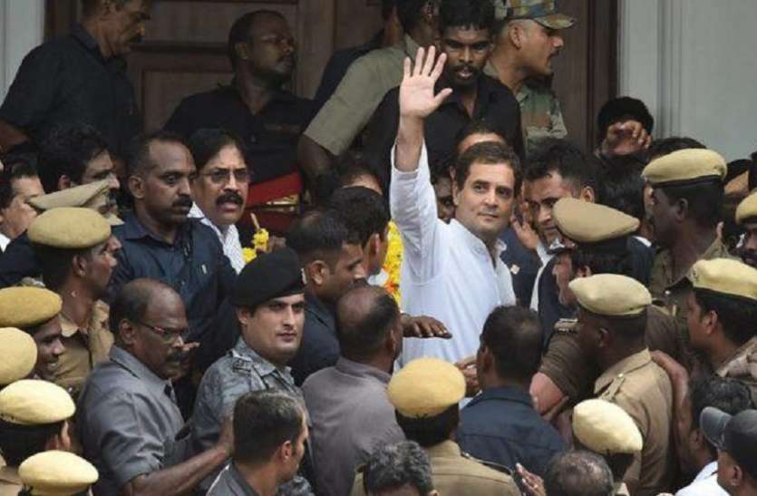 Rahul Gandhi SPG security करुणानिधि के अंतिम दर्शन में राहुल गांधी की सुरक्षा में हुई बड़ी चूक, एसपीजी घेरे से निकल गए थे बाहर
