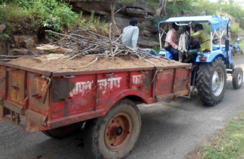 illegal mining sand administration यहां खुलकर हो रहा रेत का अवैध खनन, प्रशासन ने आंखें की बंद, अब कौन करे रखवाली