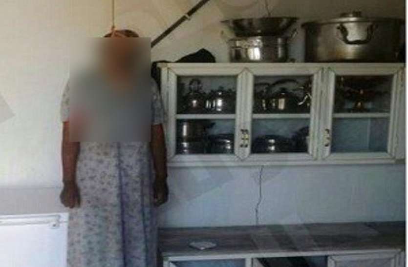 Women hanging पति सो गया तो 8 माह की गर्भवती पत्नी ने मासूम बेटे को घर से बाहर निकाल उठा लिया खौफनाक कदम
