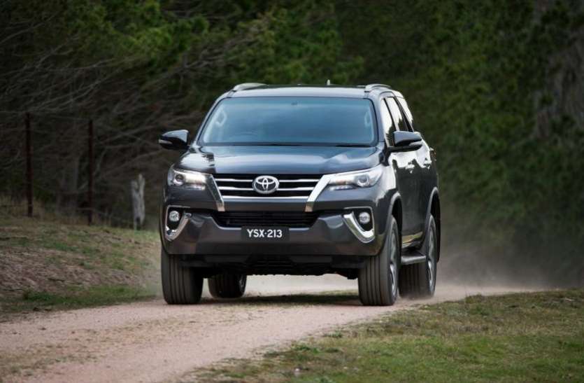 Toyota Fortuner आम आदमी से लेकर सेलिब्रिटी तक को पसंद आ रही है Toyota की ये SUV, ये हैं फीचर्स जो इसे बनाते हैं खास