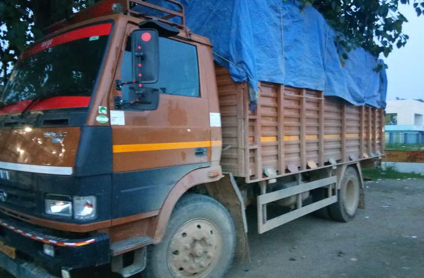 Truck मौत की सच्चाई जानकर पुलिस पहुंची तो धान से भरा ट्रक छोड़कर भागने लगा ड्राइवर, फिर...