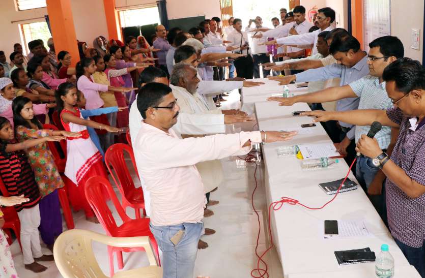 Voters pledge to use Lee franchise मतदाताओं ने ली मताधिकार का प्रयोग करने की शपथ