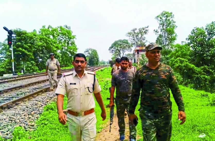 Dacoits looted guard in goods train at bansapahar railway station बड़ी खबर: दस्यु प्रभावित स्टेशन में रेलवे गार्डों से लूट, वॉकी-टॉकी से लेकर ये सब ले गए हथियारबंद बदमाश
