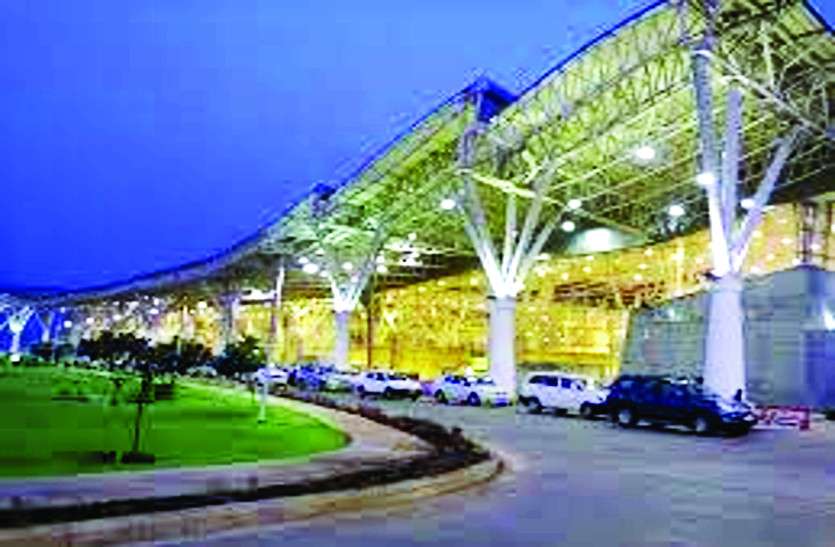 maan airport मौसम में खराबी के कारण एक दिन और आगे बढ़ी रायपुर- जगदलपुर फ्लाइट की उड़ान, बुकिंग अब 14 से