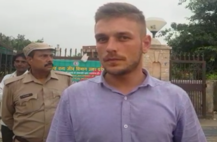 noida 15 अ्र्गस्त से पहले बड़ी साजिश की फिराक में था ये विदेशी, सूचना मिलने पर पुलिस ने किया गिरफ्तार