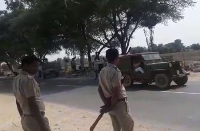 gangster Ankit Bhadu escaped, police imposed blockade in Hanumangarh गैंगस्टर और पुलिस के बीच फिल्मी सीन: फायरिंग कर खेतों में भागा, ट्रक स्टार्ट ना हुआ तो बाइक से उड़न छू