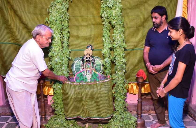 Hariyali amavashya हरियाली अमावस्या : वैष्णव मंदिरों में झूला मनोरथ