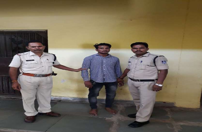 bhopal, bhopal news, bhopal patrika, patrika news, patrika bhopal, bhopal mp, latest hidni news, crime, crime news, crime in bhopal, police, mp police, shahpura thana, पुलिस ने निकाला मंचले का जुलूस, रहवासियों ने कहा आरोपी को मिले सख्त सजा
