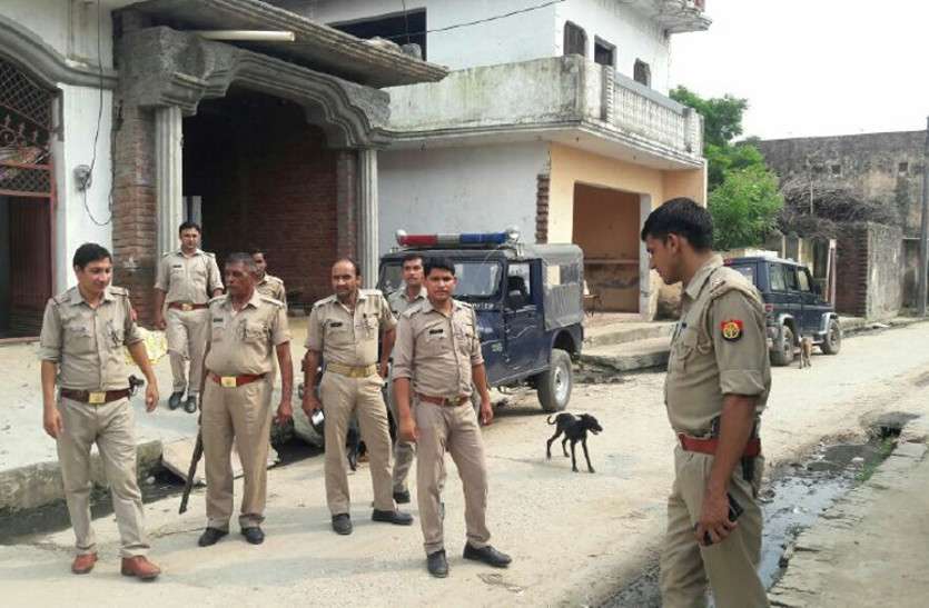 meerut 25 किलोमीटर दूर दलित परिवार कर रहे थे पलायन, यहां जुटी है यूपी की सरकार मिशन 2019 के लिए