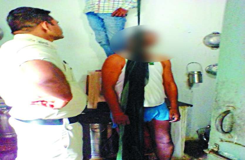 suicide news सुबह-शाम कहीं भी ड्यूटी लगा देने से पुलिसकर्मी ने परेशान होकर उठाया ये कदम, जिसे देखते ही सभी के उड़ गए होश