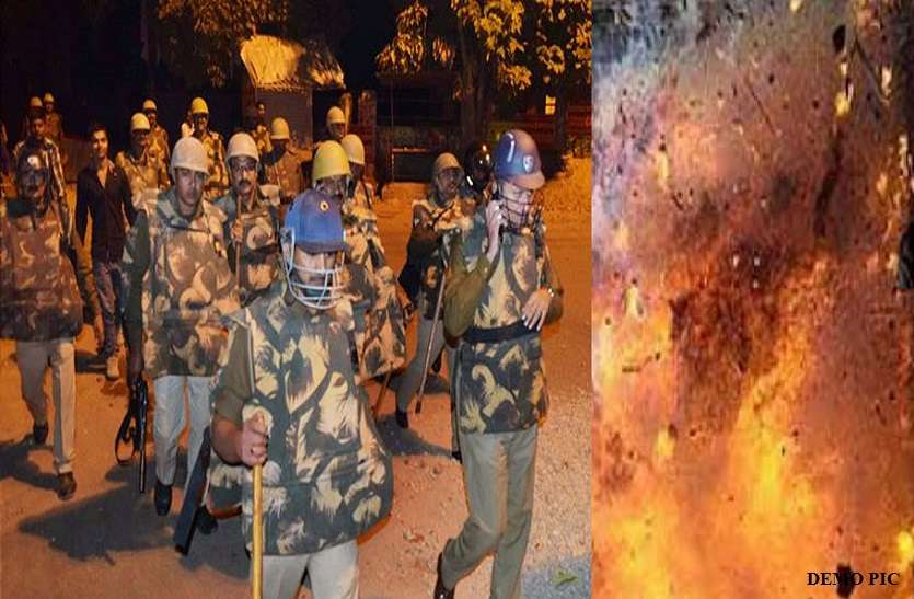 फायरिंग और बमबाजी से दहल उठा इलाहाबाद विश्वविद्यालय के आस पास का इलाका फायरिंग और बमबाजी से दहल उठा इलाहाबाद विश्वविद्यालय के आस पास का इलाका