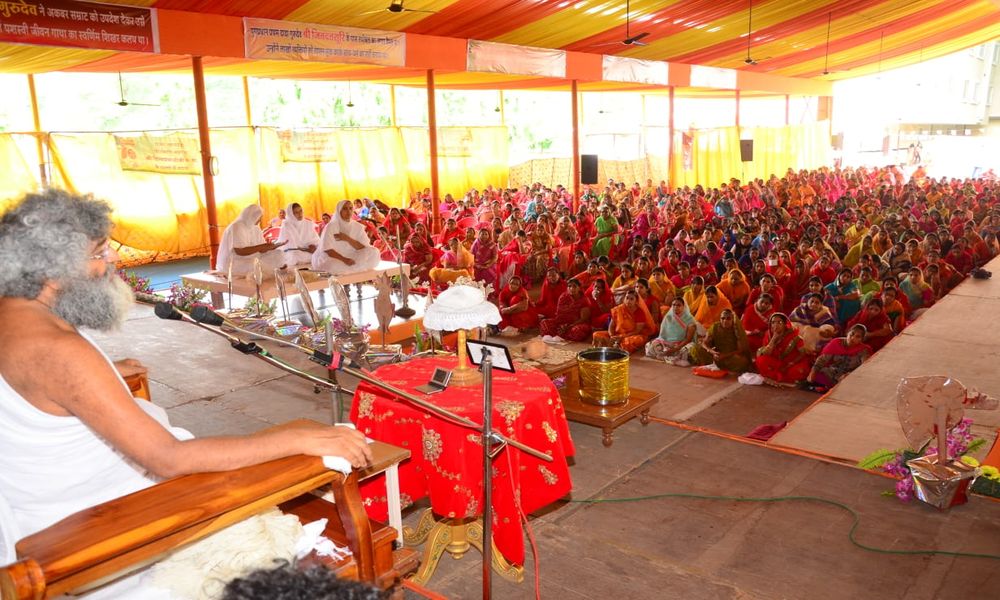 jimnisurishwer ji maharaj news, chaturmas news माता के संकल्प का असर गर्भस्थ शिशु पर