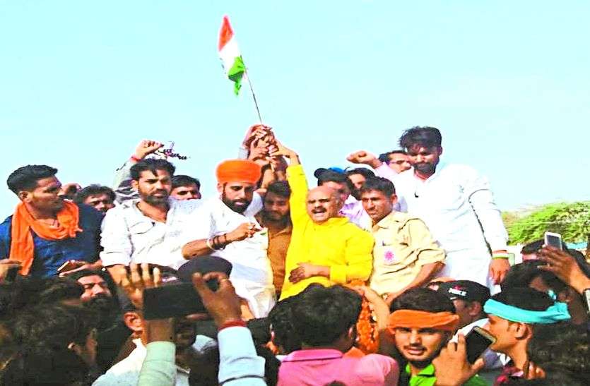 sikar news युवाओं ने ठानी जम्मू के लाल चौक पर फहराएंगे तिरंगा