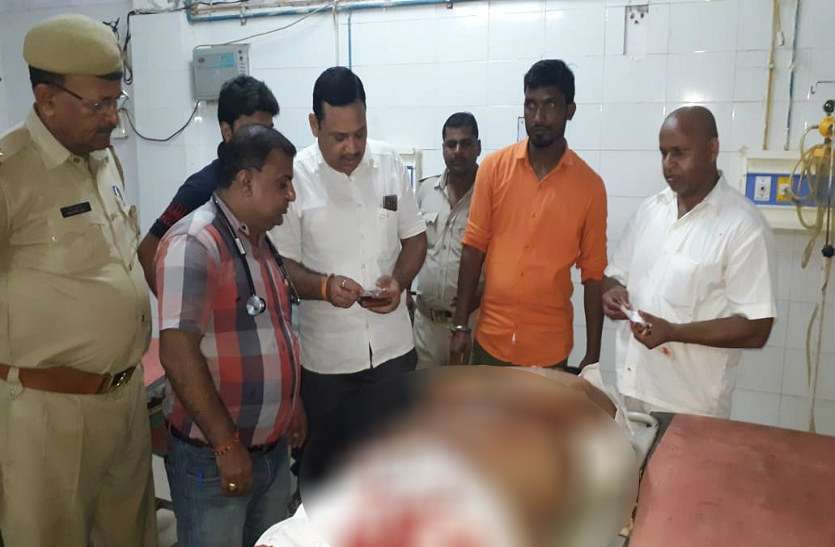 Murder in jaunpur यूपी के जौनपुर में ताबड़तोड़ फायरिंग कर युवक की हत्या