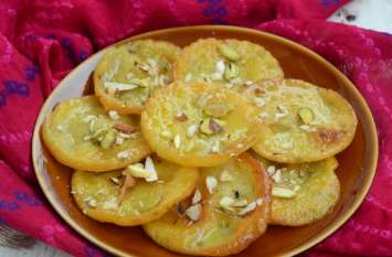 malpua recipe तीज पर बनाएं टेस्टी रबड़ी मालपुए