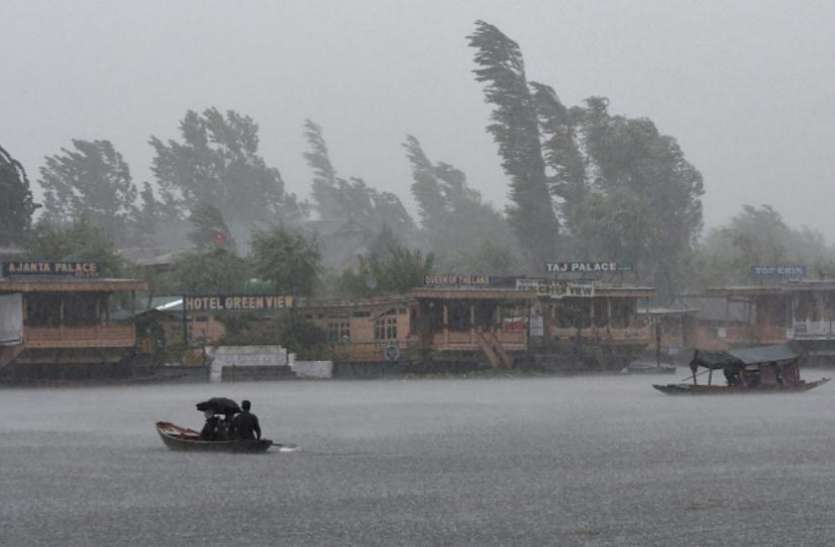Rain दिल्ली एनसीआर में होगी हल्की बरसात, 16 राज्यों में भारी बारिश का अलर्ट जारी