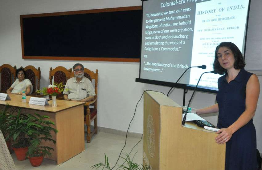 Lecture in AMU