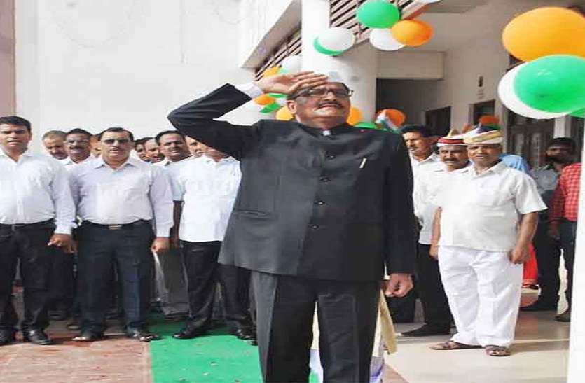 UP NEWS Independence day 2018: आजमगढ़ में धूमधाम से मनाया गया स्वतंत्रता दिवस पर्व