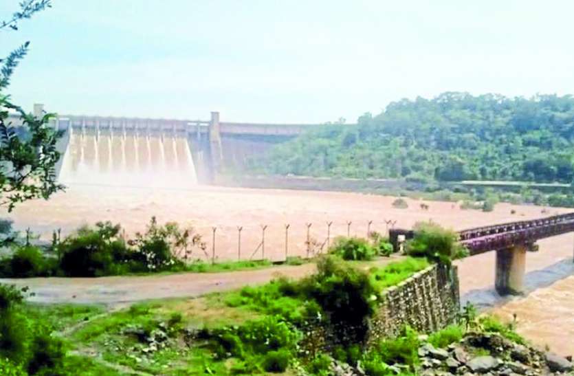 Singrauli MLA recommended Rihand Micro Irrigation Project in Assembly विधानसभा में विधायक ने उठाया किसानों के लिए बड़ा मुद्दा, कई गांवों को मिलेगा फायदा