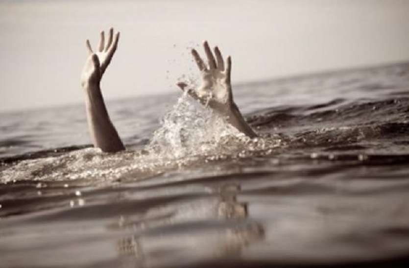 Woman jumps into river in Panchganga ..