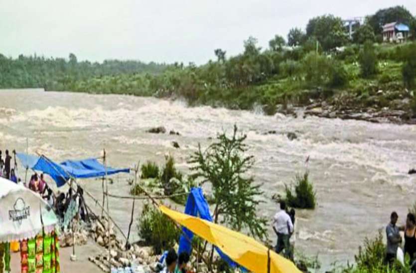 weather alert in mp bargi dam gate open मानसून की चेतावनी- डैम के गेट खुले, नर्मदा में बाढ़ के हालात